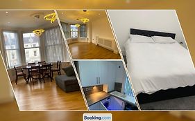 Designer Apartment Apt6