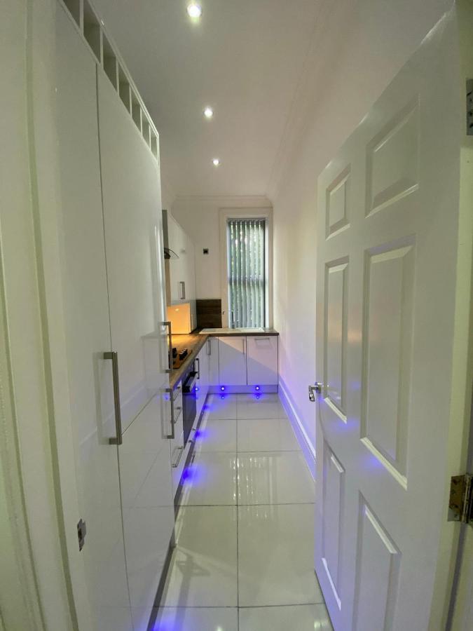 Designer Apartment Apt6 Wolverhampton Exterior photo